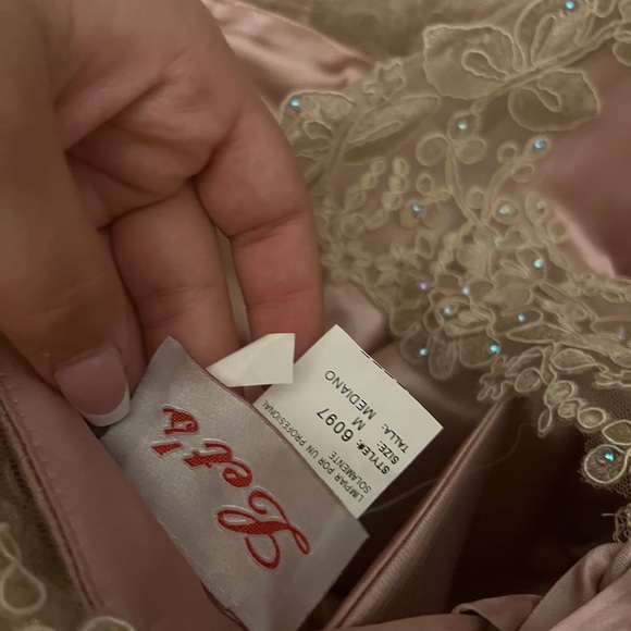 Dress for fancy occasion - Picture 3 of 3